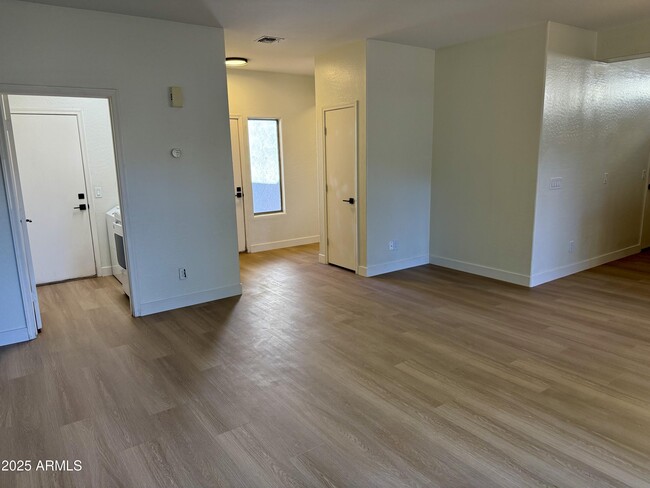 Building Photo - 21143 E Roundup Way