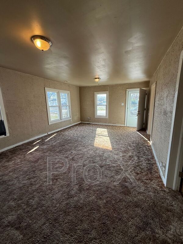 Foto del edificio - 308 W 10th St