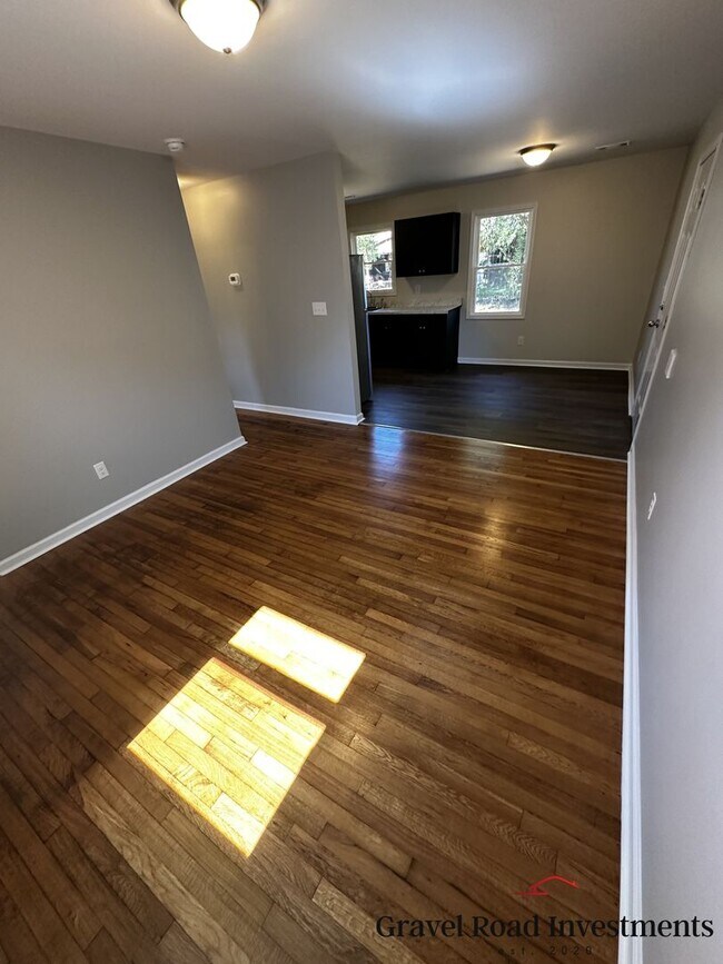 Foto del edificio - 3BR Home with Fresh Updates