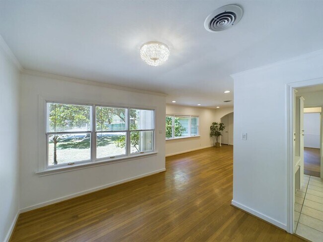 Foto del edificio - 4031 Whitman St
