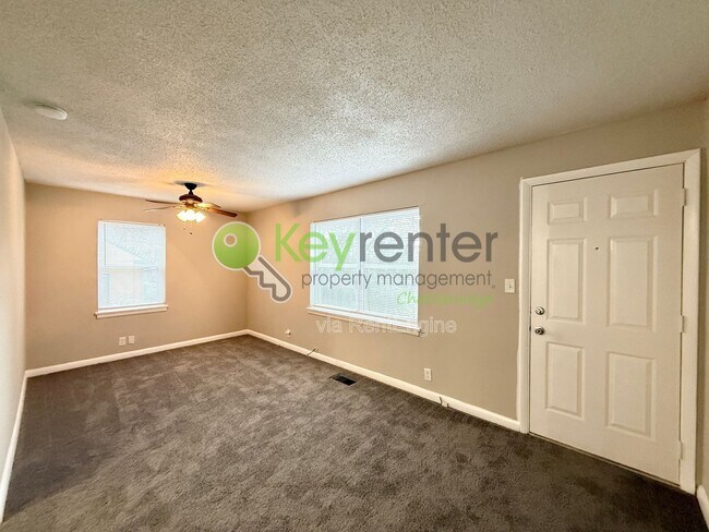 Foto del edificio - 305 Sunrise Ln