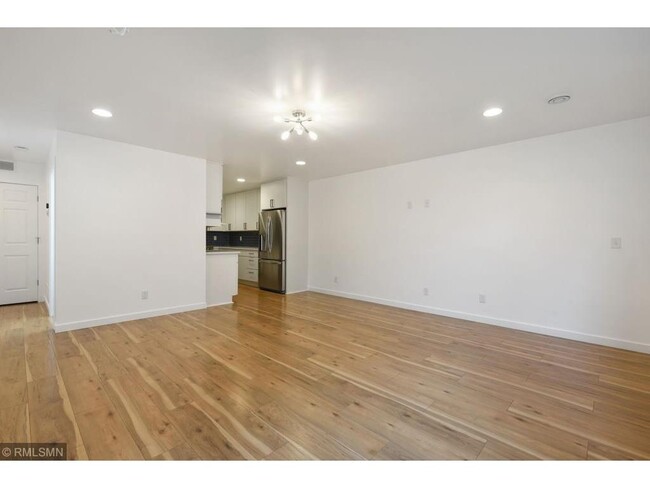 Building Photo - 1505 California St NE