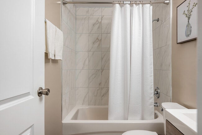 Building Photo - Franklin Manor Apartments