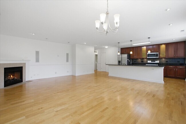 Foto del edificio - 2220 W Maypole Ave