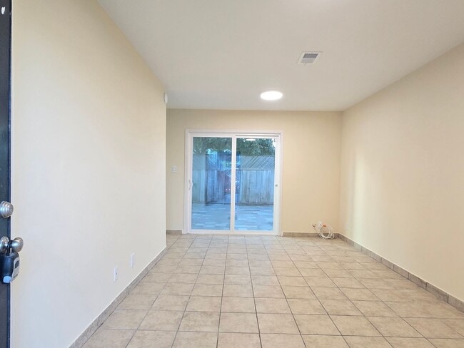 Building Photo - 1365 Stanwood Dr