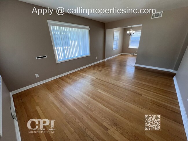 Building Photo - 946 21st Ave