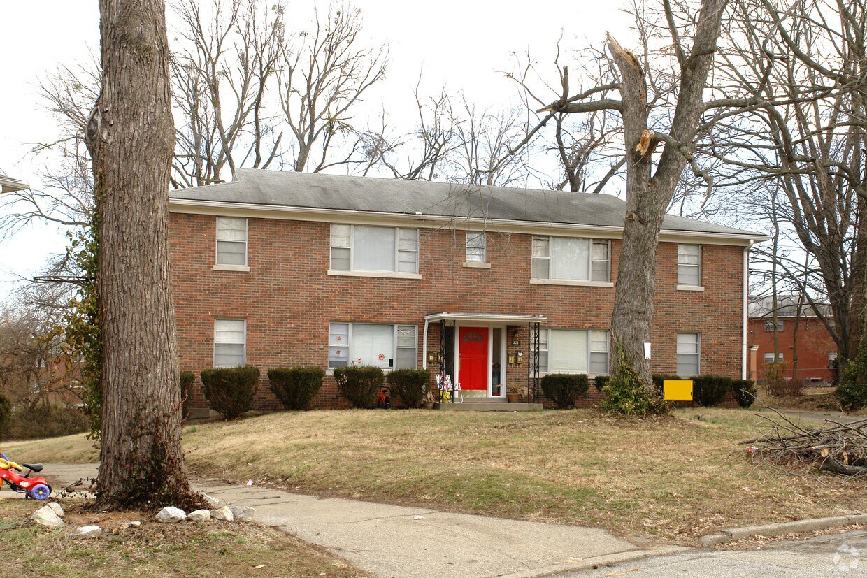 Building Photo - 321 Ridgedale Rd