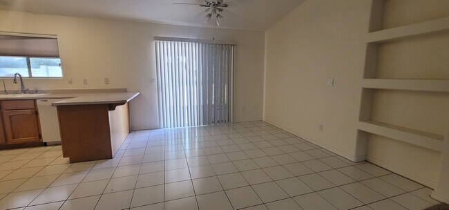 Building Photo - UNFURNISHED GREAT SINGLE FAMILY HOME