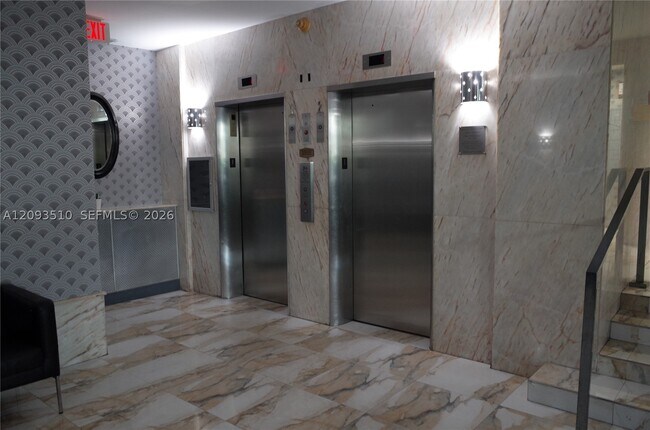 Building Photo - 1255 Collins Ave