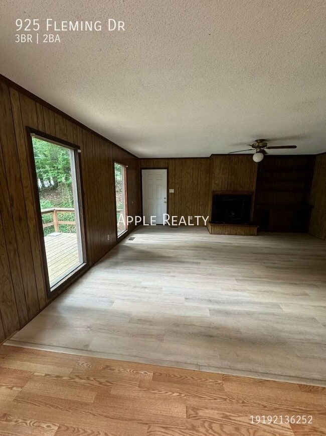 Building Photo - 925 Fleming Dr