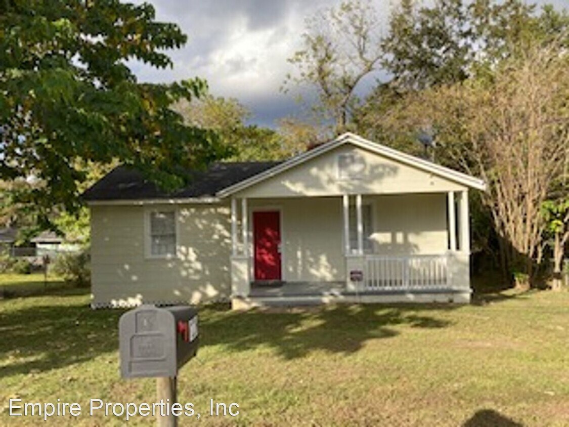 2 br, 1 bath House 1228 Elberta Drive House Rental in Tallahassee