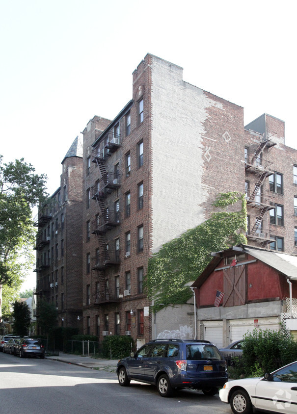 Primary Photo - 445 E 5th St