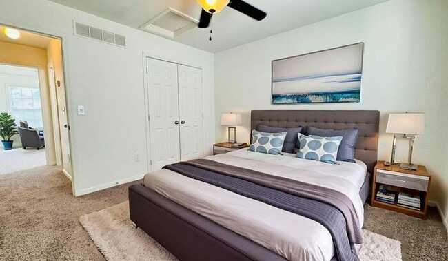 Building Photo - Creekwood Park Townhomes -$500 rent credit...