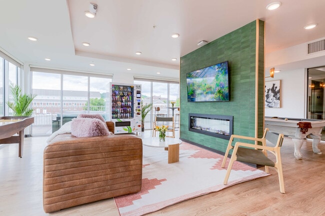 Yugo Fayetteville Dickson-13 - Yugo Fayetteville Dickson Apartments