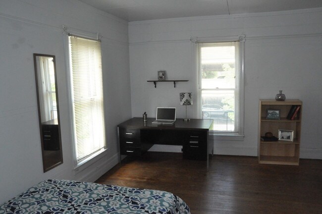 Dormitorio n.º 1 - 212 Linden Ave
