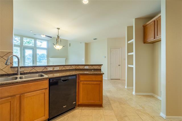 Foto del edificio - 5421 Hidden Creek Ln