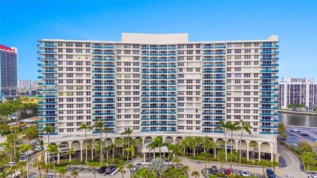Building Photo - 3800 S Ocean Dr
