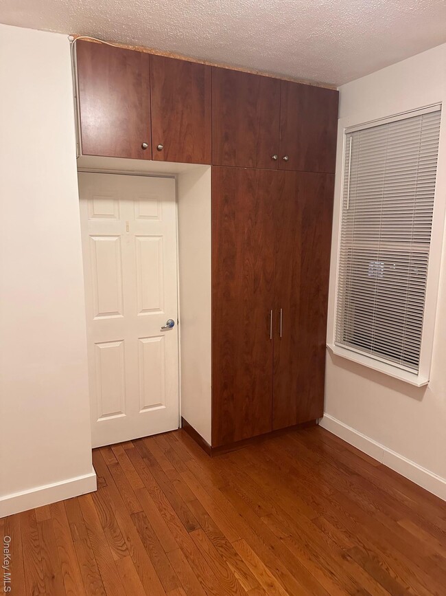 Building Photo - 60-34 56th Rd