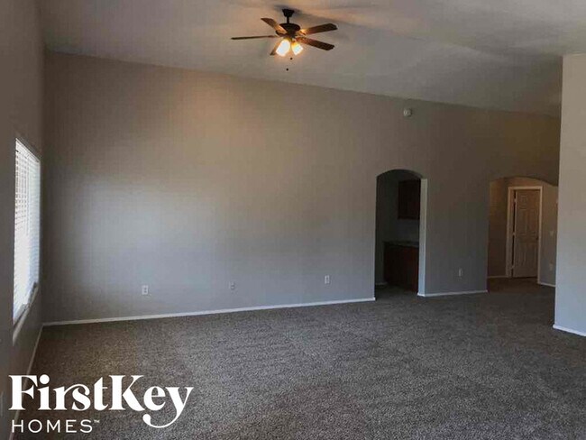 Building Photo - 11237 W Chase Ln