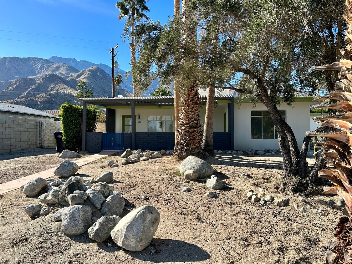 Primary Photo - 2161 N Girasol Ave