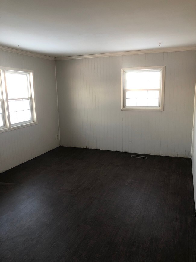 Building Photo - 5002 Arrowhead Blvd