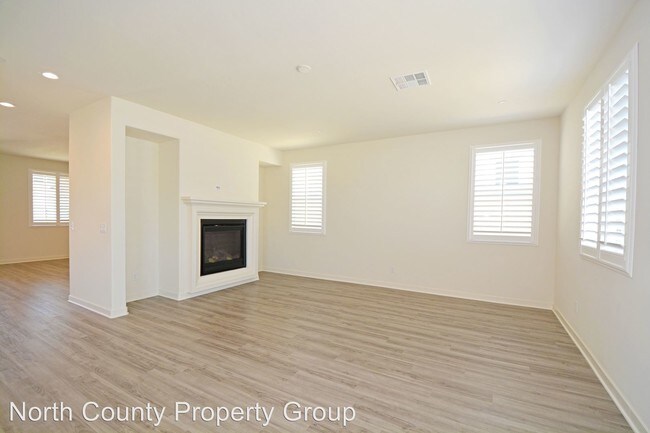 Building Photo - 4 br, 2.5 bath House - 4252 Calle del Vista