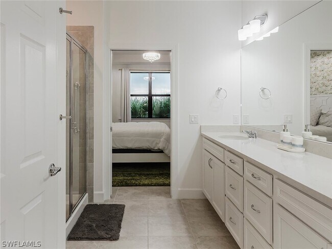 Foto del edificio - 5690 Mayflower Way