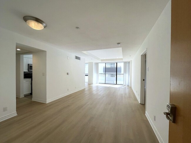 Foto del interior - 10636 Wilshire - Luxury Doorman Building