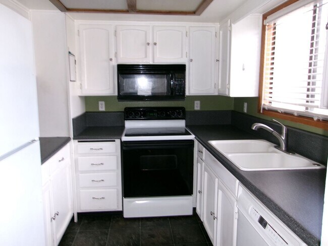 Foto del edificio - 2 Bedroom Condo