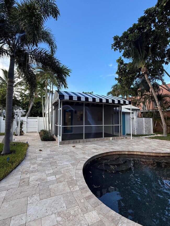 Building Photo - 335 Cornell Dr