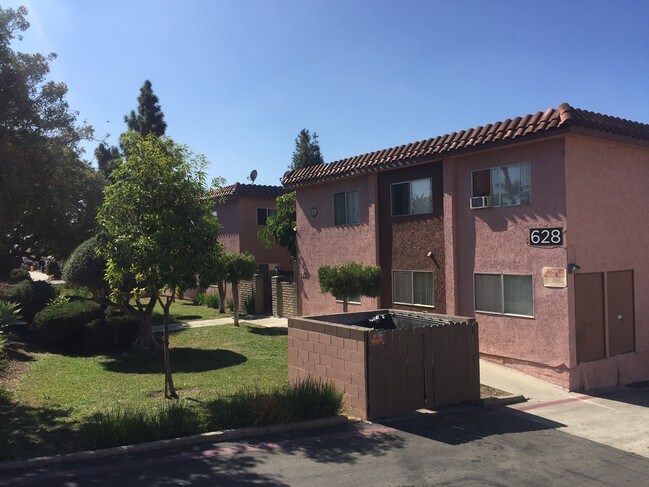 Las Brisas Apartments - Vista, CA | Apartments.com