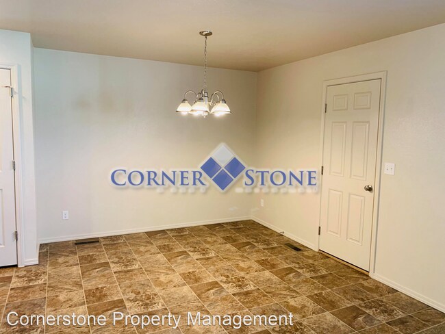 Foto del edificio - 3 br, 2 bath House - 4691 N Price Ave