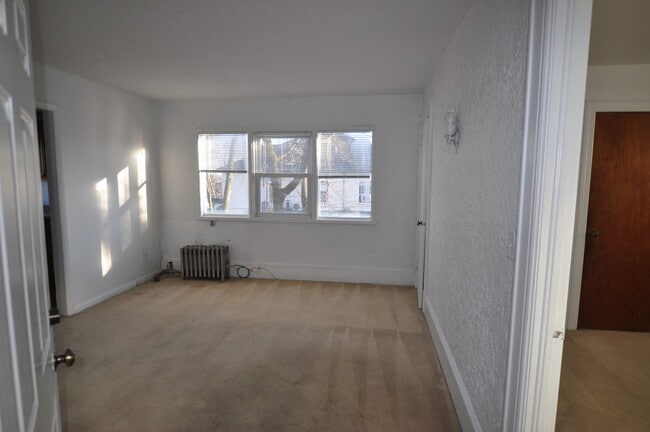 Building Photo - 24 Bayview Ave