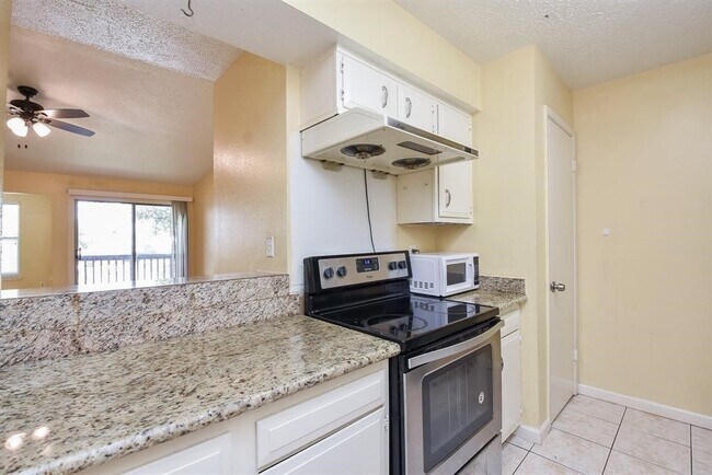 Building Photo - 10555 Turtlewood Ct