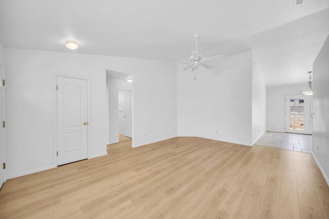 Foto del edificio - Charming Downtown 3 Bedroom Townhome