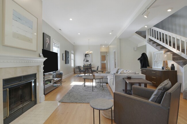 Foto del edificio - 3212 N Kenmore Ave