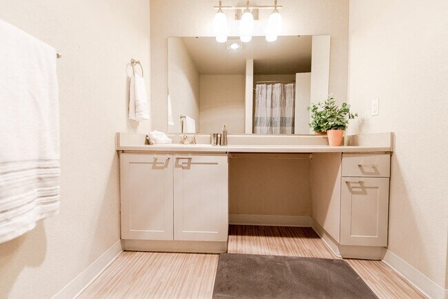 Apartamentos Tacoma - Apartamentos Notch8 - Baño 1 - Notch 8 Apartments