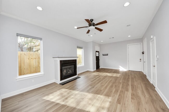 Building Photo - 1320 Dorothy St