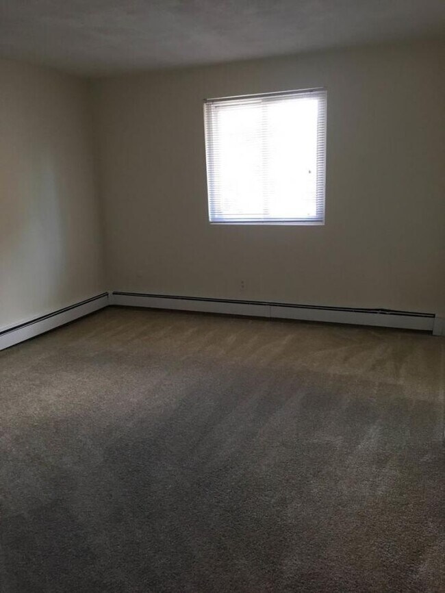 Building Photo - 1 bedroom in Boston MA 02132