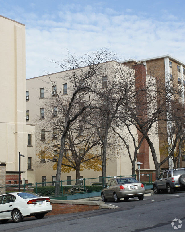 Building Photo - Adams Apartments