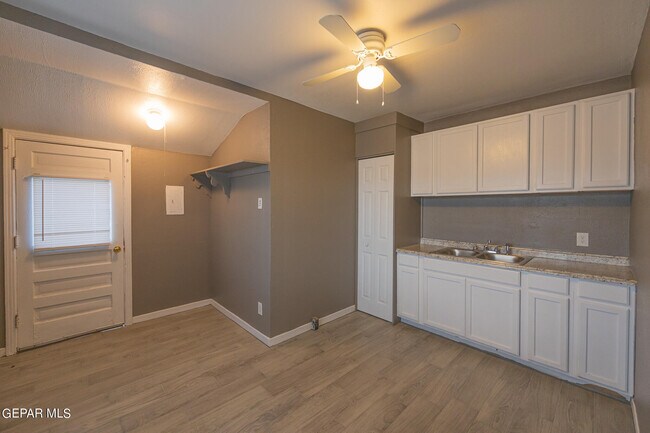 Foto del edificio - 6370 Cherbourg Ave