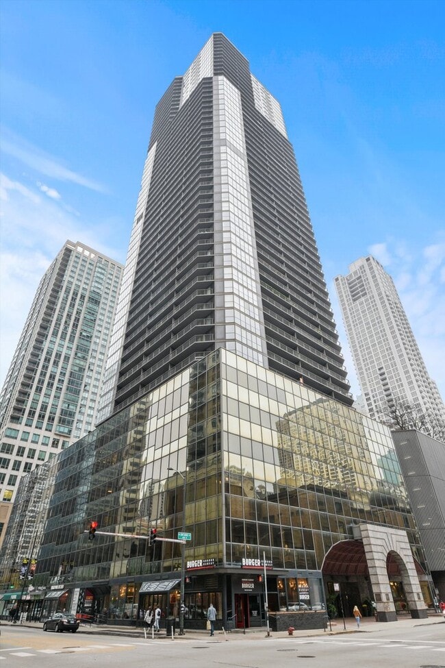 Building Photo - 10 E Ontario St