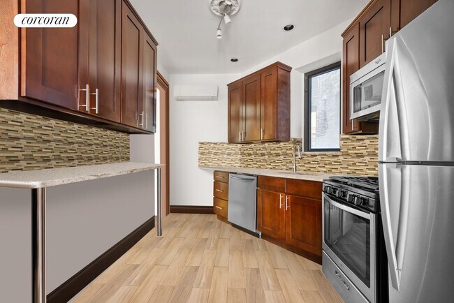 Foto del edificio - 717 Carroll St