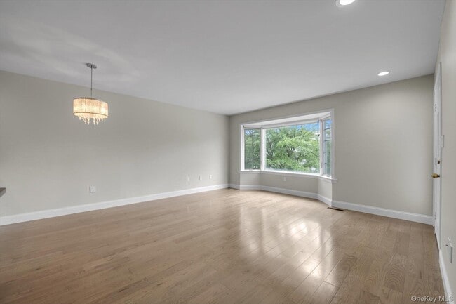 Building Photo - 2-41 Oak Park Dr