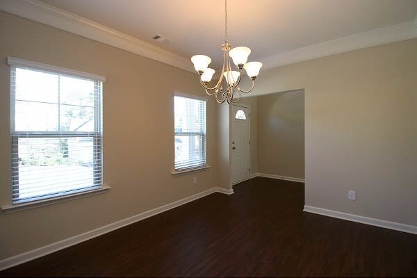 Building Photo - 3415 Village Park Ln SW