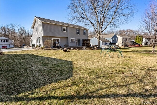Foto del edificio - 2244 N Fairview Ln