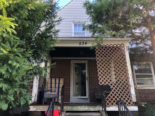 Primary Photo - 234 Endlich Ave
