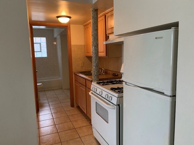 Building Photo - Unit GE