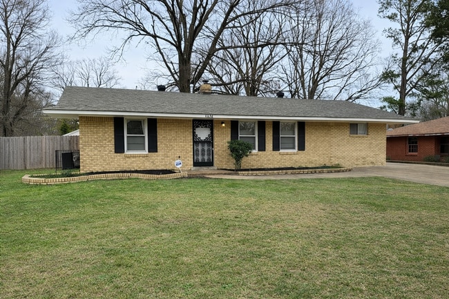 Renovated 4 Bed 1 Bath - Renovated 4 Bed 1 Bath House