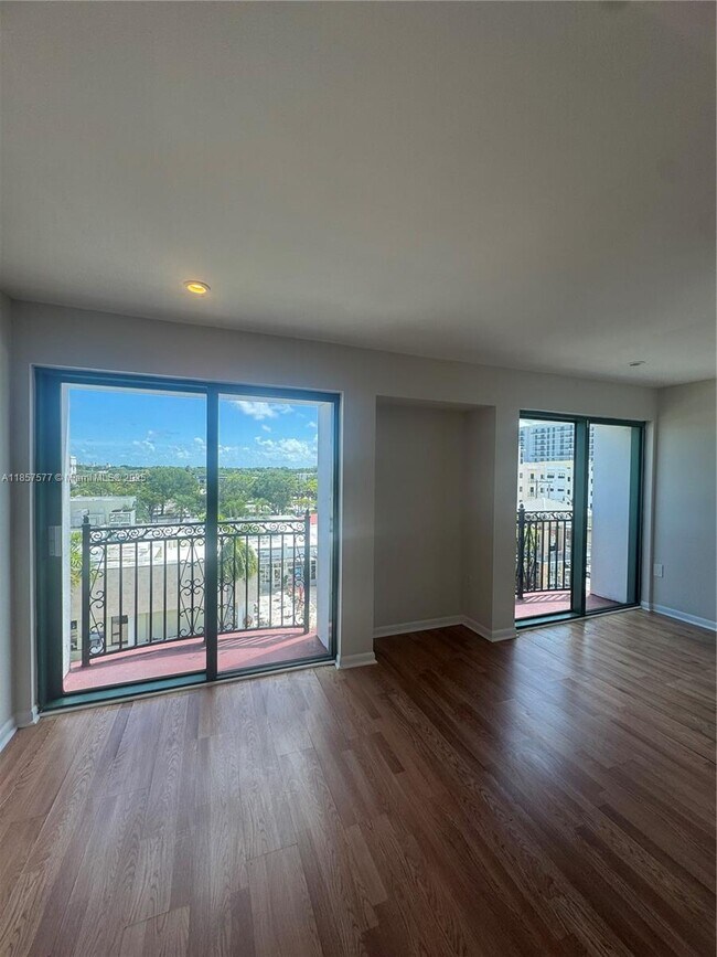 Foto del edificio - 5789 SW 72nd St